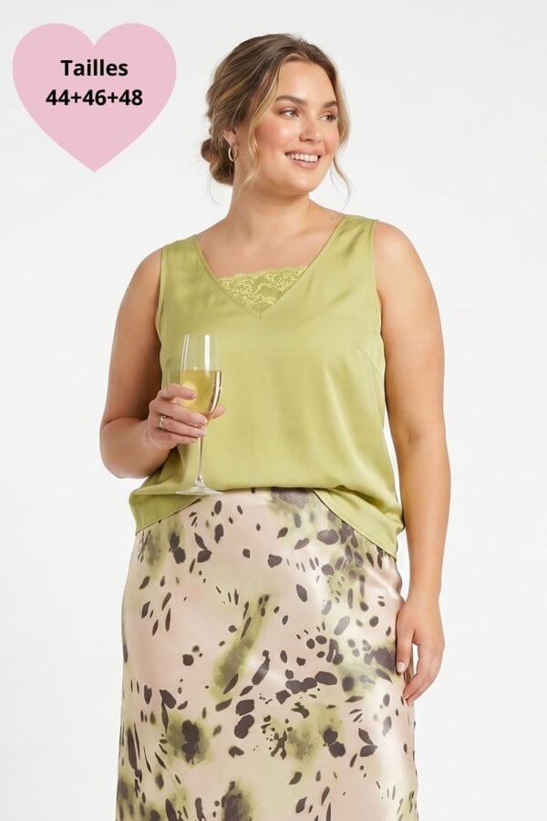 Top femme grande taille col V dentelle vert tilleul Yest Curve – Jolie Re'belle Couzeix